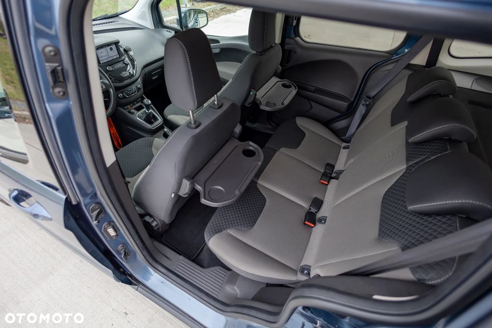 Ford Tourneo Courier - 18