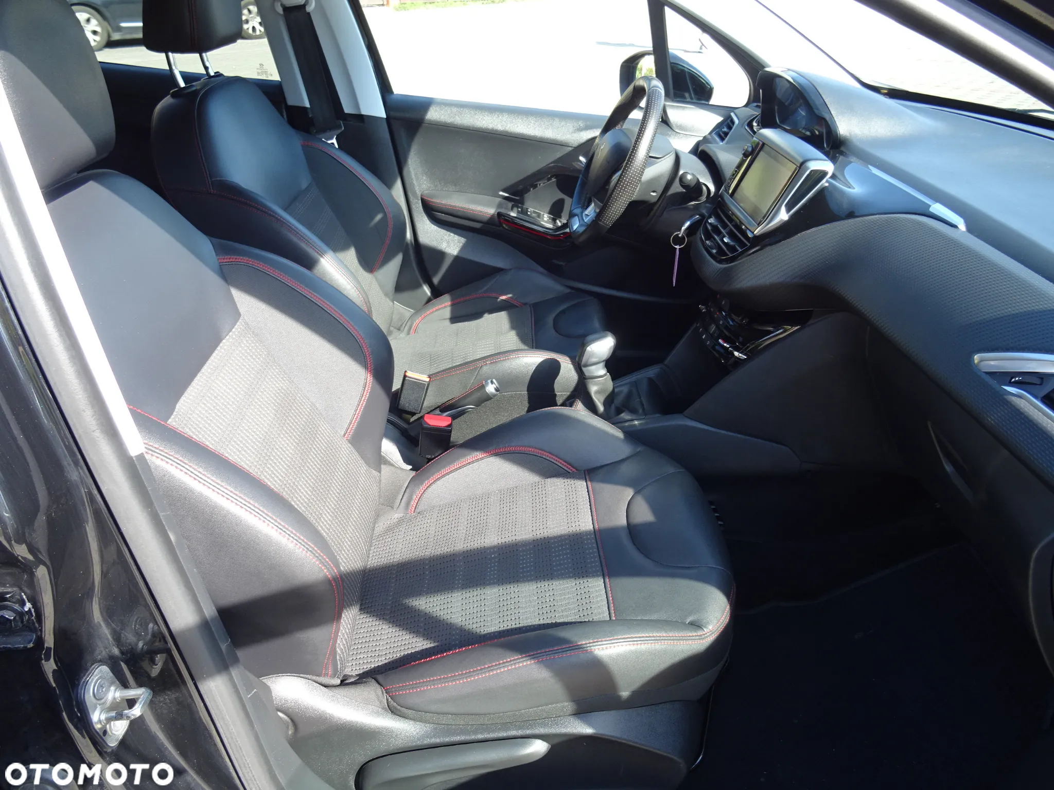 Peugeot 208 PureTech 110 Stop & Start Allure - 19