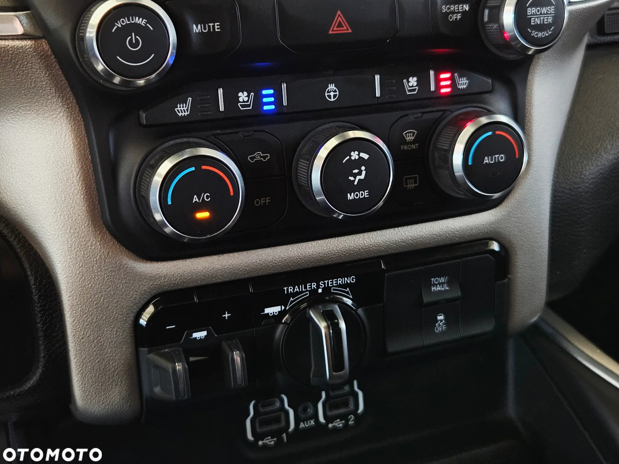 RAM 1500 5.7 Crew Cab Laramie - 23