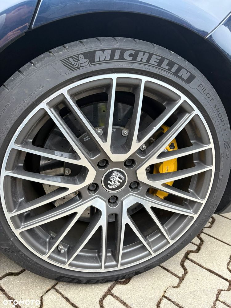 Porsche Panamera Turbo S - 16