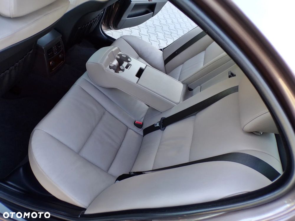 BMW Seria 5 - 29