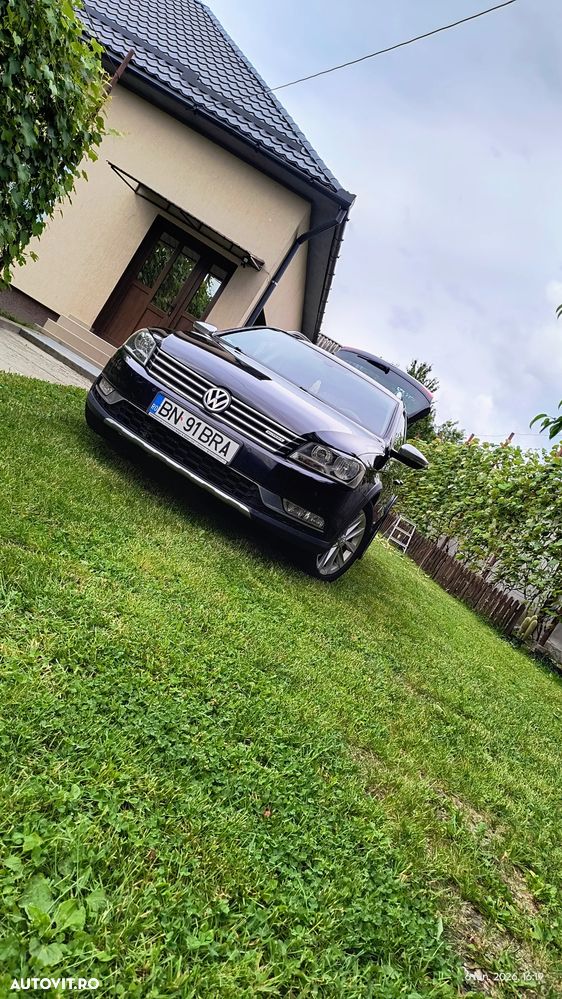 Volkswagen Passat - 1