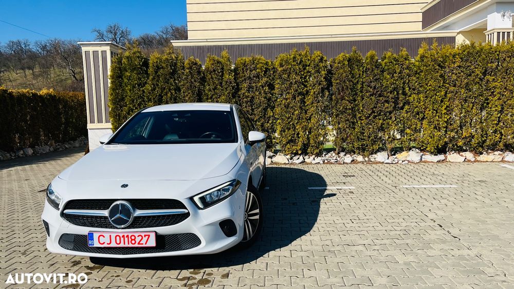 Mercedes-Benz A 250 e Sedan Aut. - 12