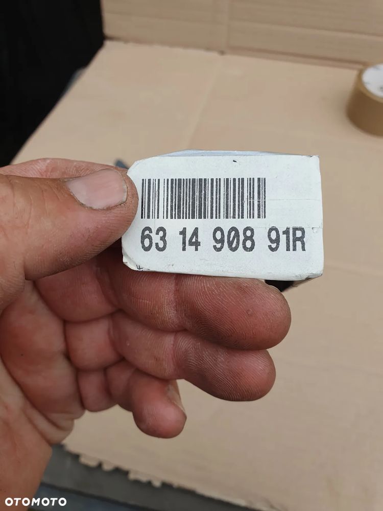 Lewy Uchwyt wspornik mocowanie błotnika przedniego RENAULT MEGANE IV 631490891R 631494856R Lewe mocowanie błotnika lewy przód Renault Megane IV 4 - 2