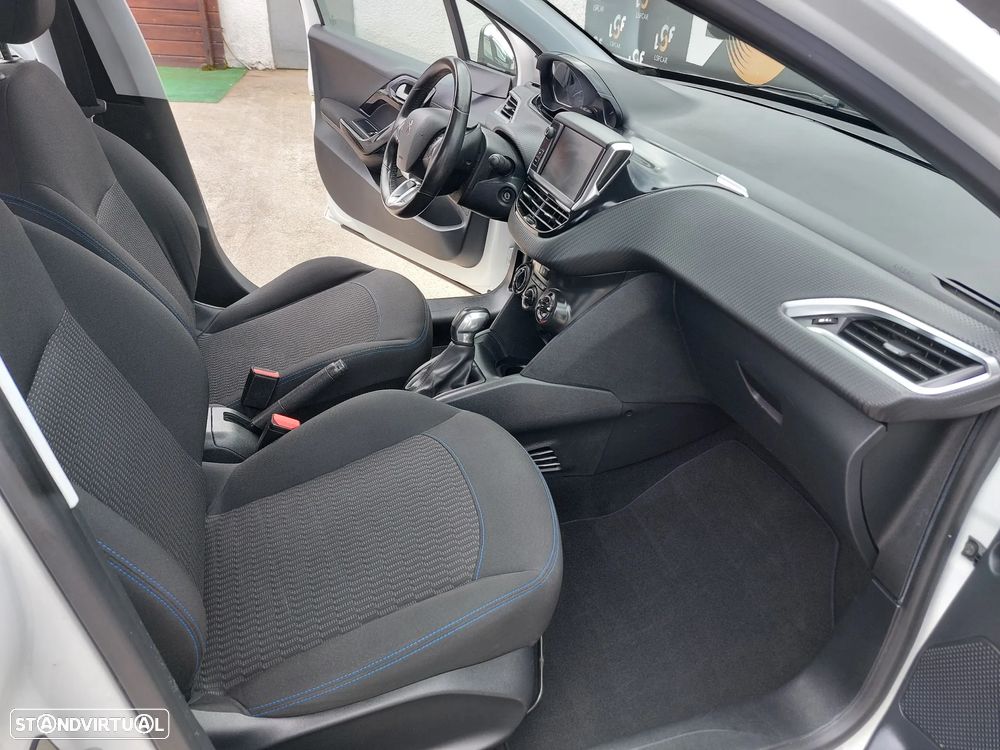 Peugeot 208 1.6 BlueHDi Style - 12
