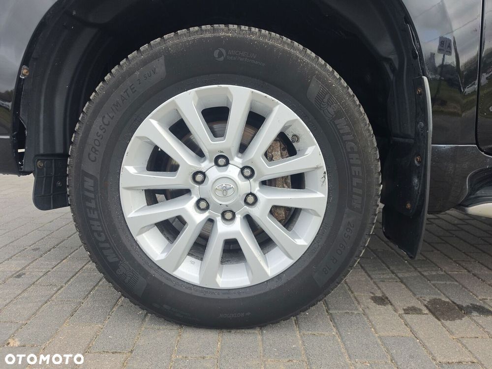 Toyota Land Cruiser - 26