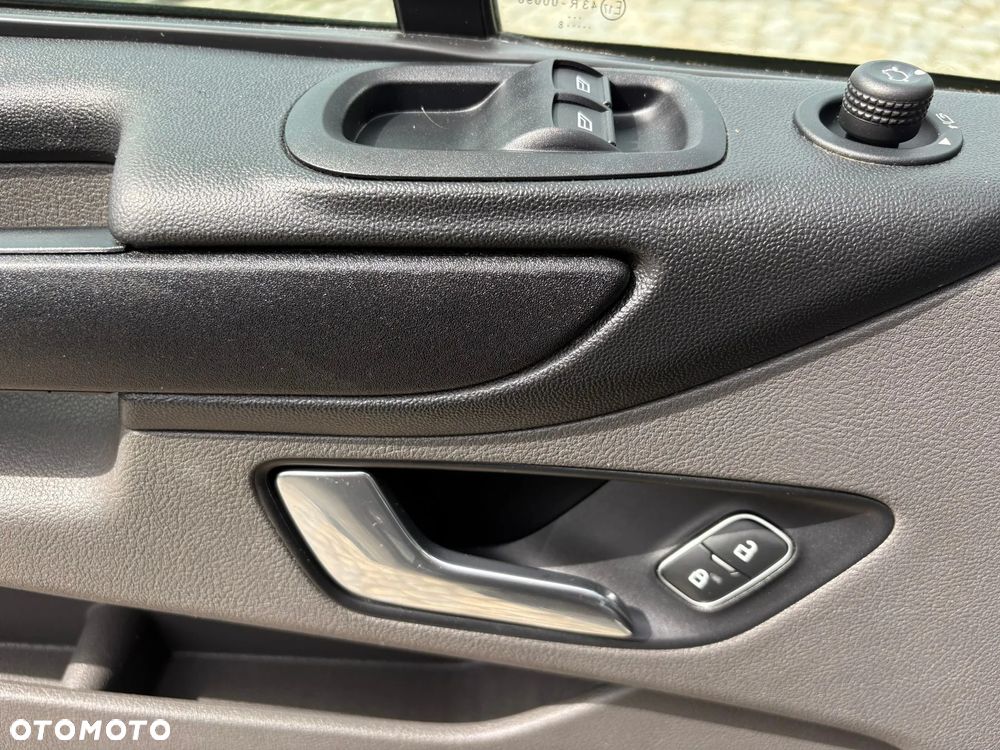 Ford TRANSIT CUSTOM - 13