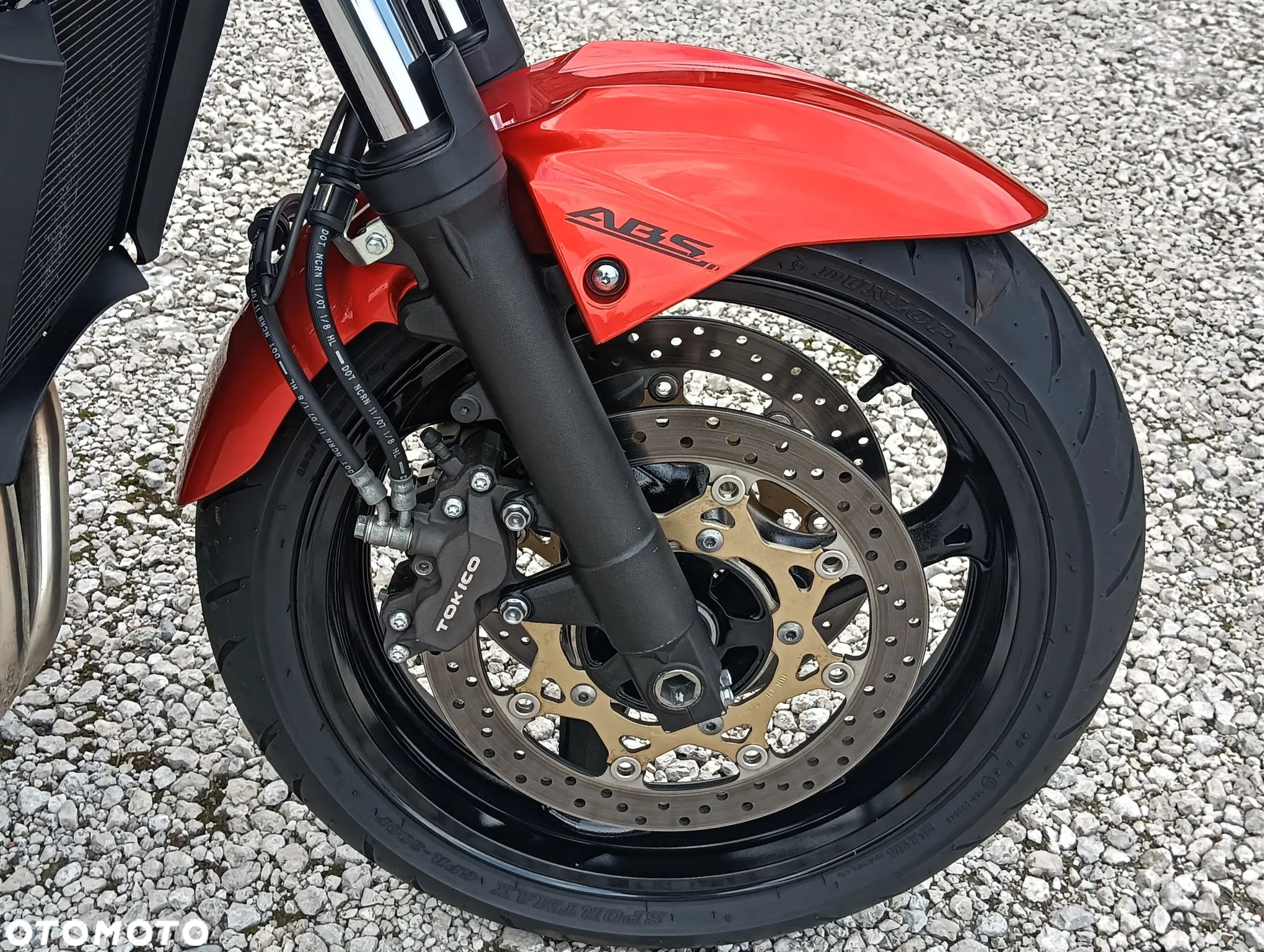 Suzuki GSR - 25