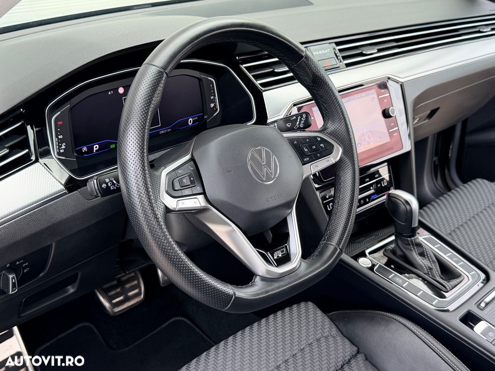 Volkswagen Passat 2.0 TDI SCR DSG R-Line - 13