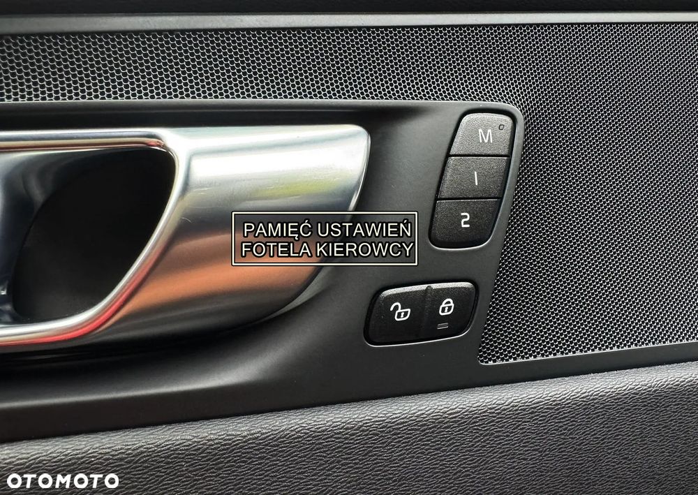 Volvo XC 60 B4 D AWD Plus Dark - 18