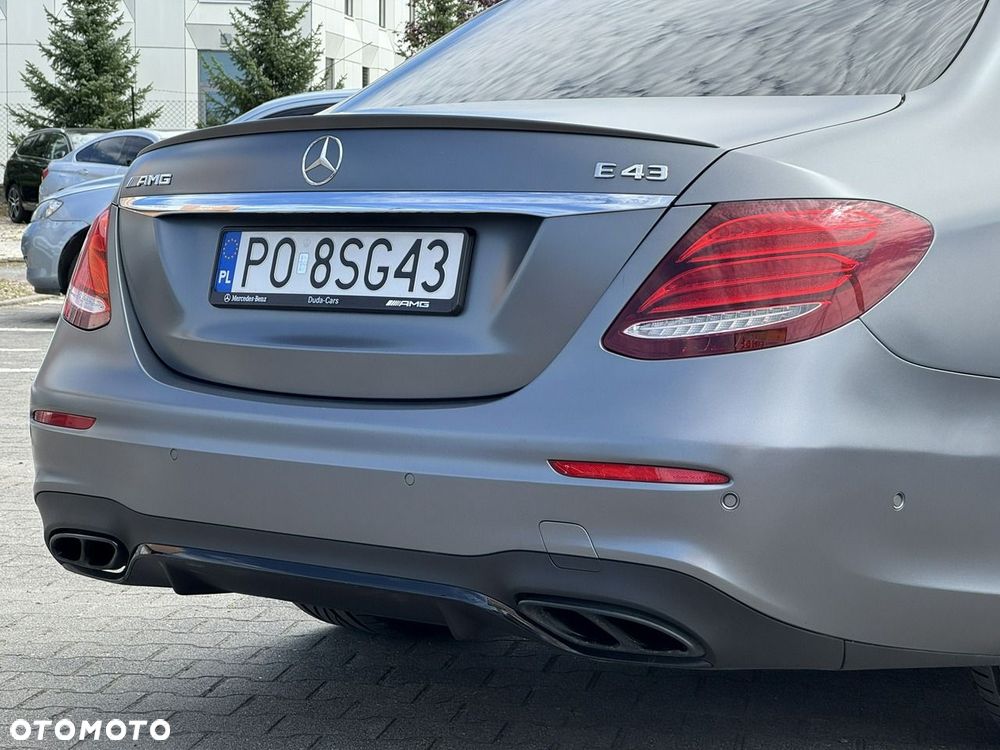 Mercedes-Benz Klasa E AMG 43 4Matic 9G-TRONIC - 11