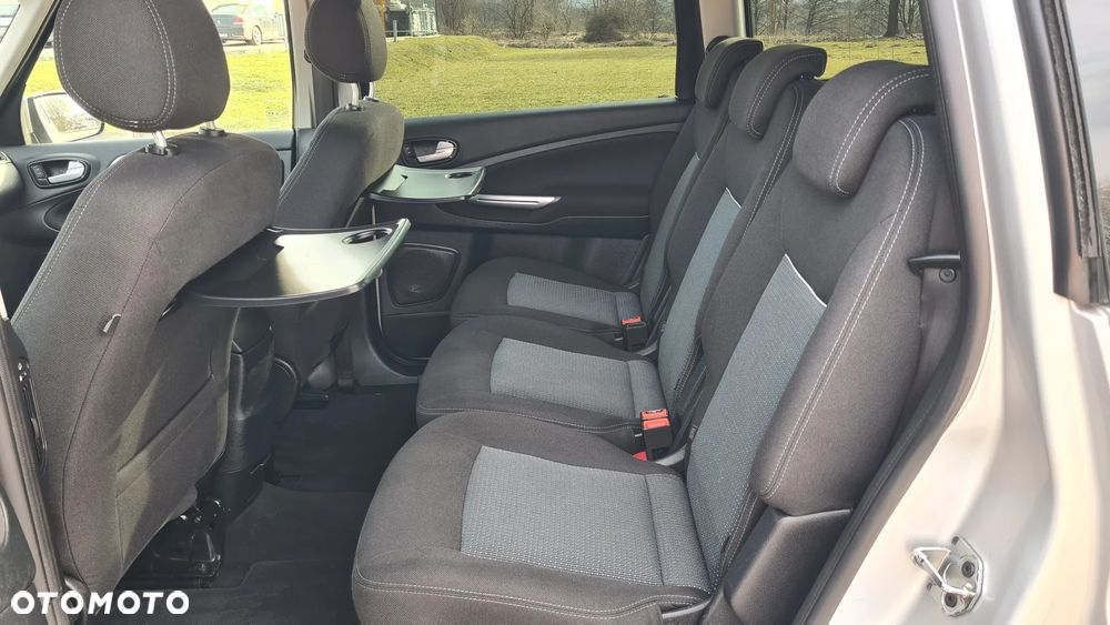 Ford Galaxy 2.0 TDCi Trend - 12