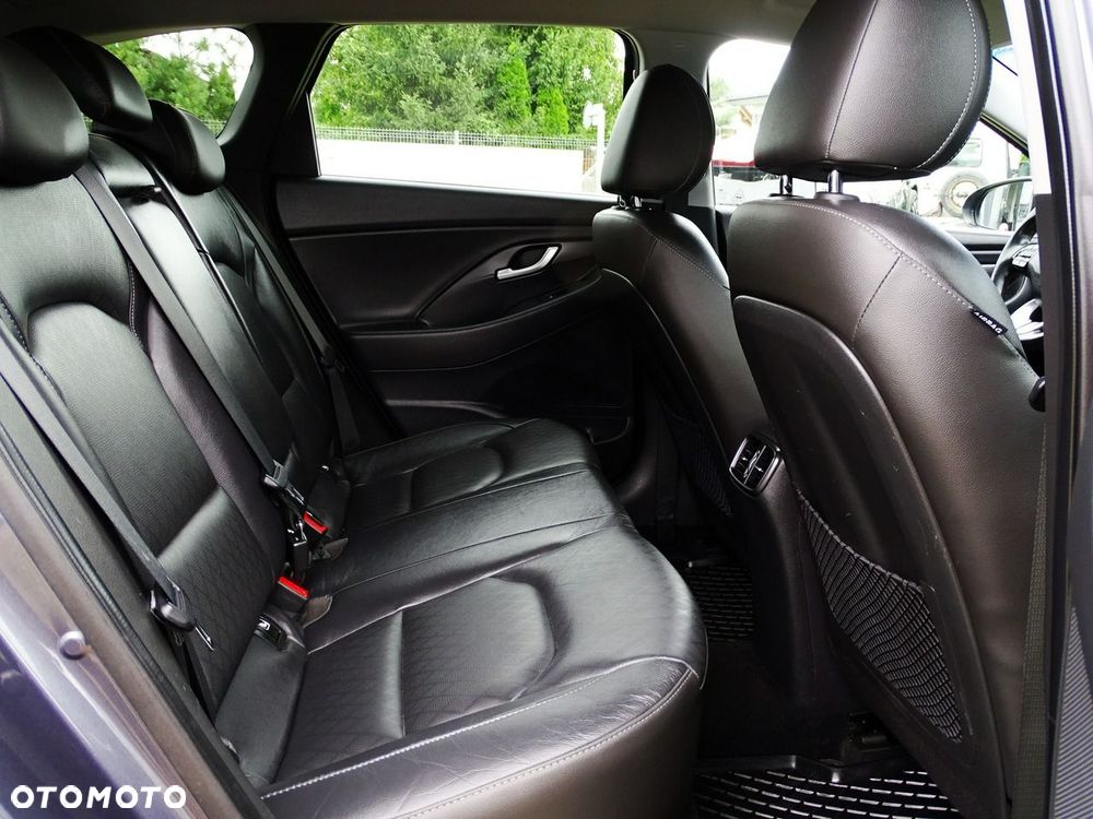 Hyundai i30 1.6 CRDI Premium DCT - 23