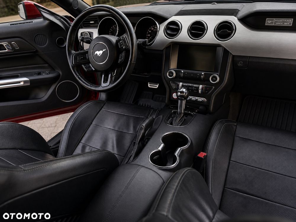 Ford Mustang - 32