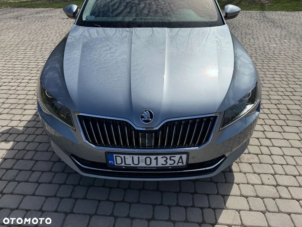 Skoda Superb 2.0 TSI Ambition DSG - 9