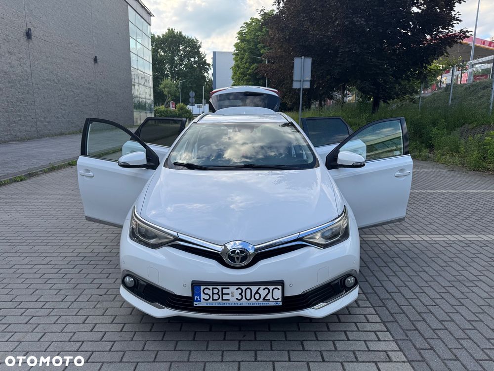 Toyota Auris 1.6 D-4D Premium - 24