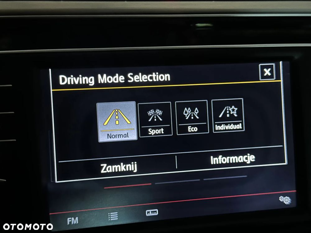 Volkswagen Passat Variant 2.0 TDI SCR 4Motion DSG Highline - 10