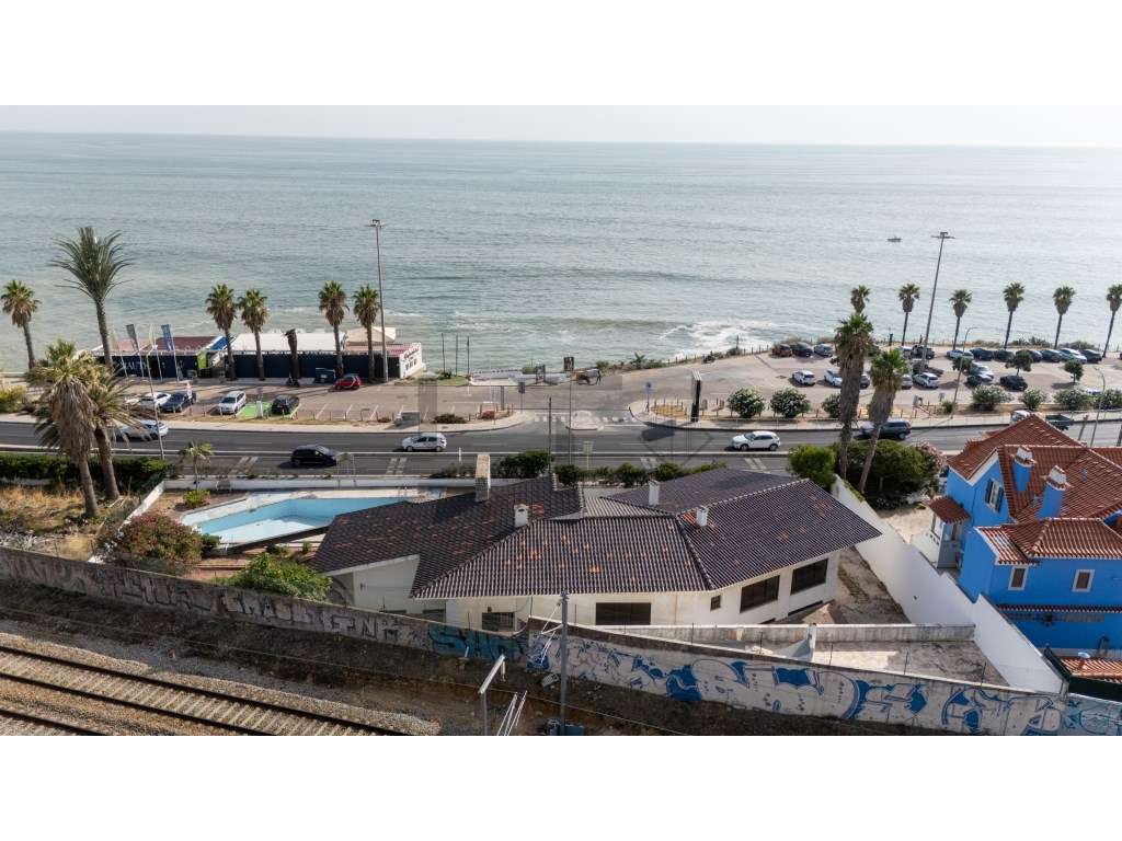 Moradia T11 Isolada na Primeira Linha de Mar com Piscina Privativa ... - Grande imagem: 2/46