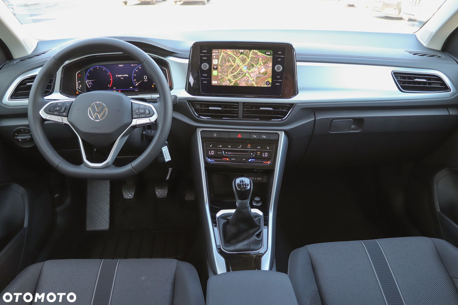 Volkswagen T-Roc - 13