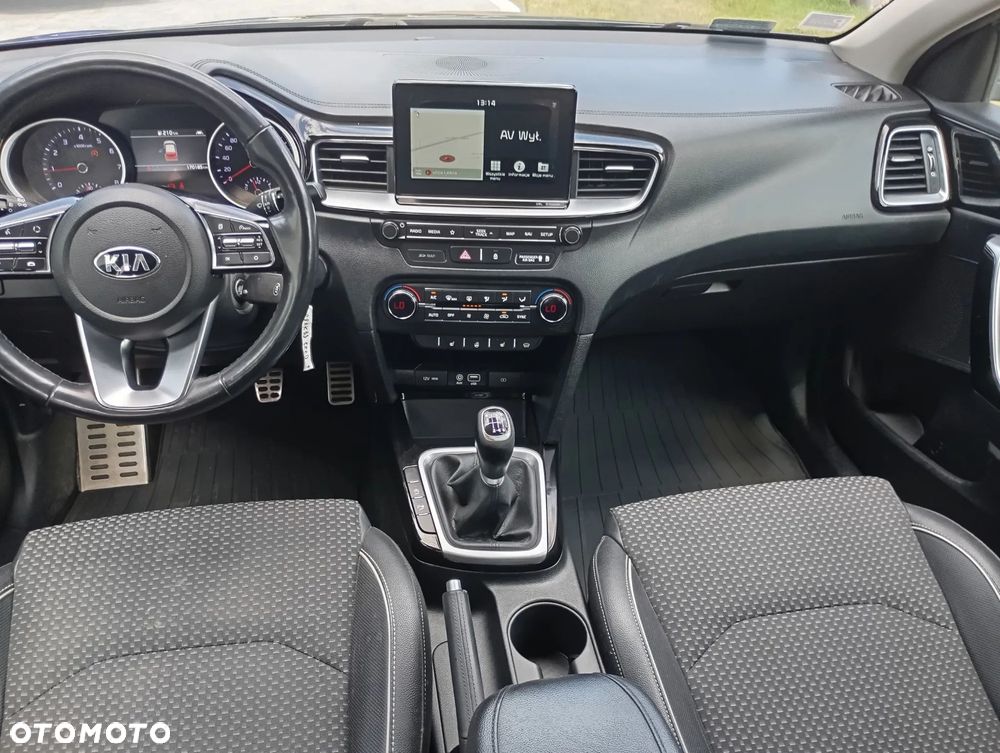 Kia Ceed 1.4 T-GDI L Business Line - 11