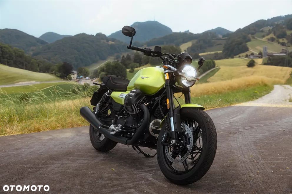 Moto Guzzi V7 - 1