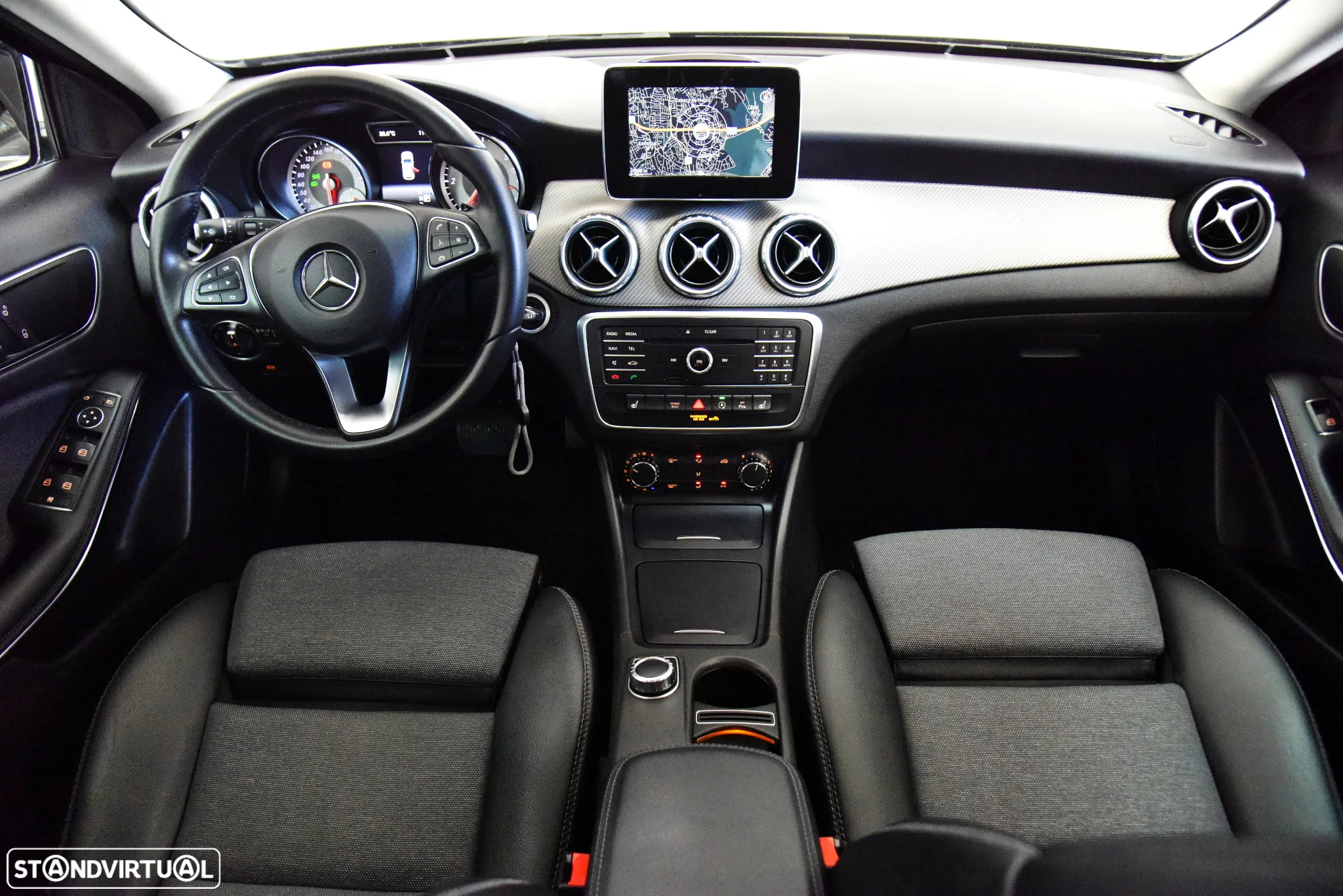Mercedes-Benz GLA 180 (CDI) d 7G-DCT Urban - 16