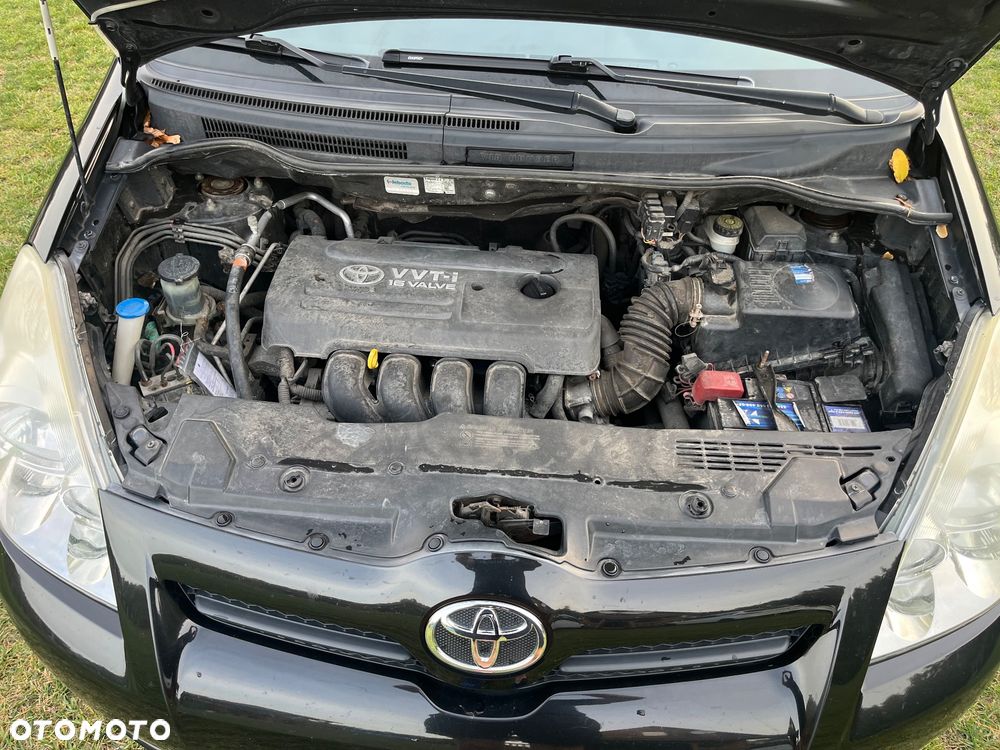 Toyota Corolla Verso - 12