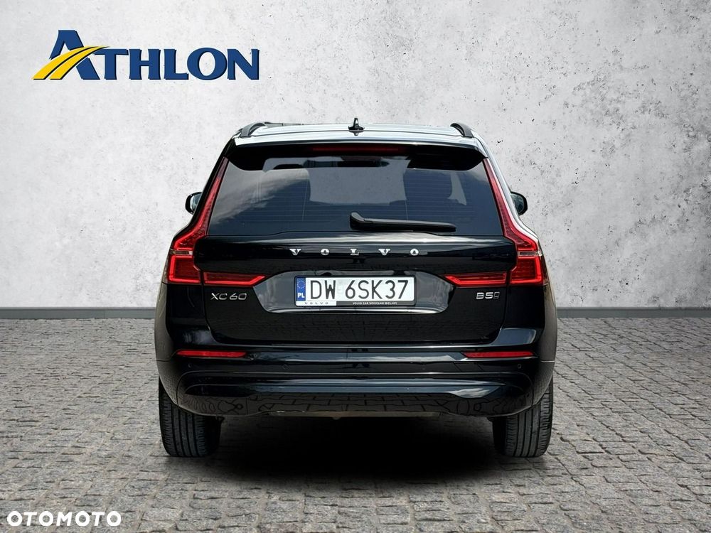 Volvo XC 60 B5 B AWD Momentum Pro - 4