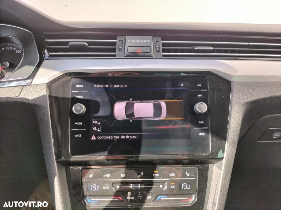 Volkswagen Passat - 9