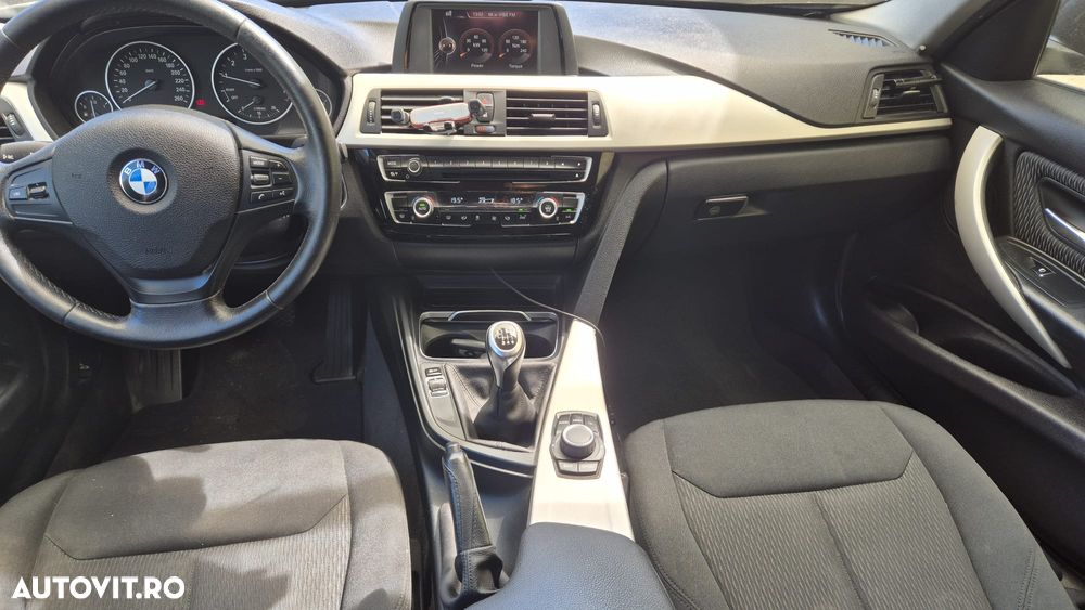 BMW Seria 3 318i Advantage - 12