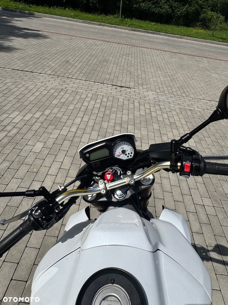Yamaha FZ8 - 12