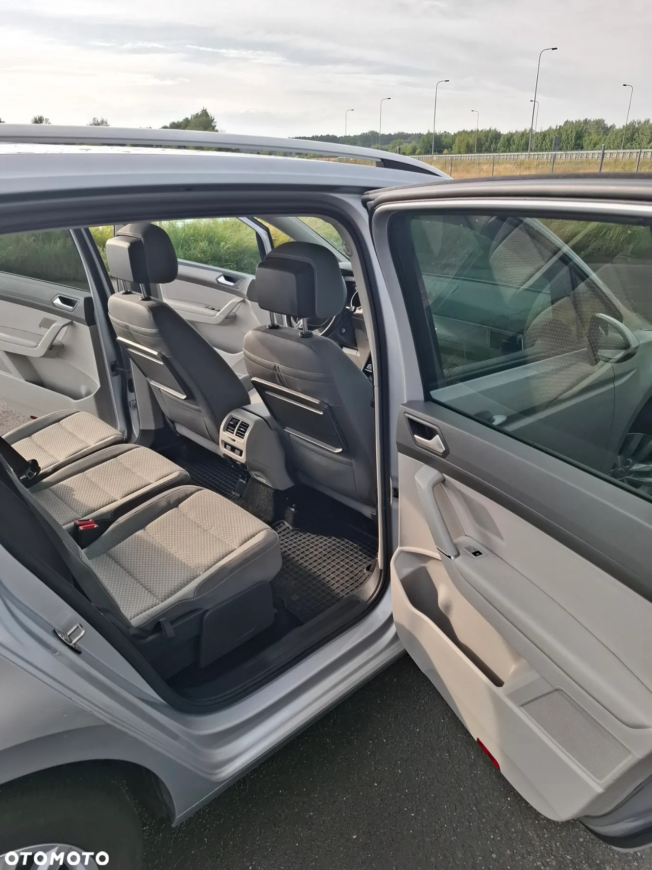 Volkswagen Touran 1.6 TDI SCR (BlueMotion Technology) Comfortline - 23