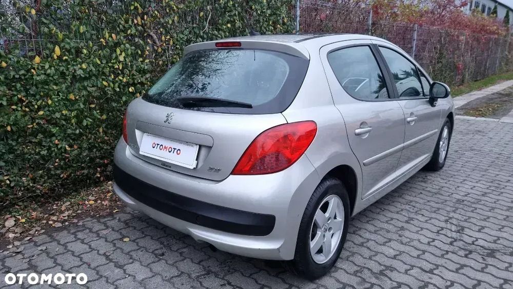 Peugeot 207 1.4 16V Presence - 13