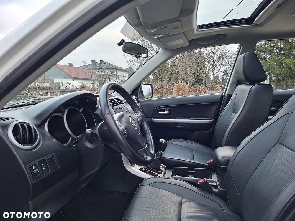 Suzuki Grand Vitara 2.0 De luxe - 14