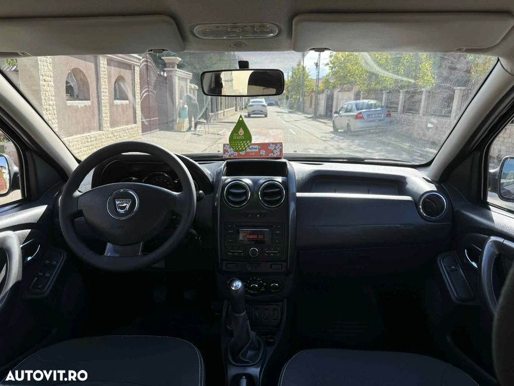 Dacia Duster 1.6 4x2 Laureate - 4