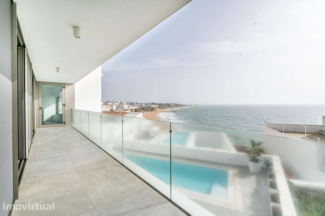 Moradia em Frente ao Mar com piscina, e grandes espaços exteriores. - Grande imagem: 3/58