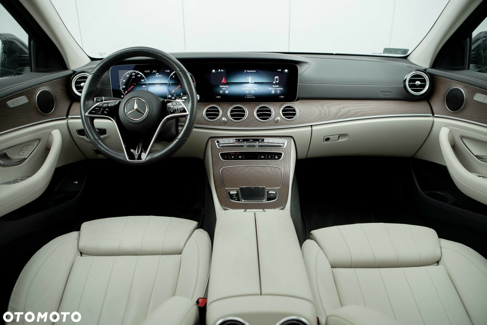 Mercedes-Benz Klasa E - 22