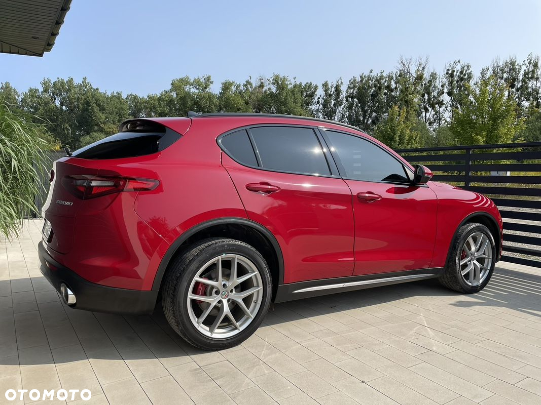 Alfa Romeo Stelvio - 23