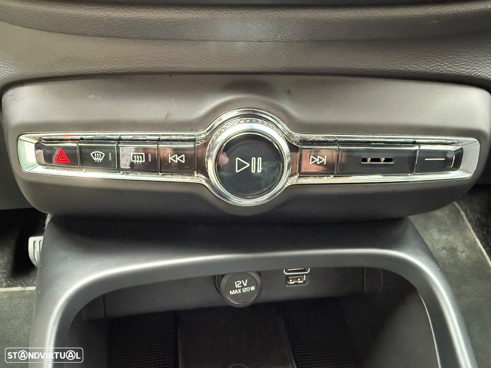 Volvo XC 40 1.5 T3 Tech Edition - 20