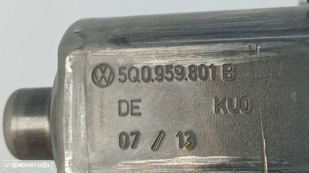 MOTOR ELEVADOR FRENTE DIREITO AUDI A3 SPORTBACK (8VA) AMBITION - 5