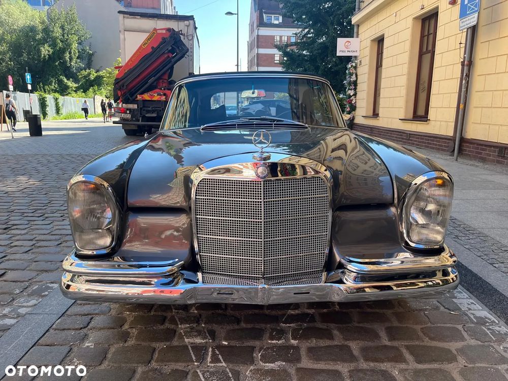 Mercedes-Benz W111 - 5