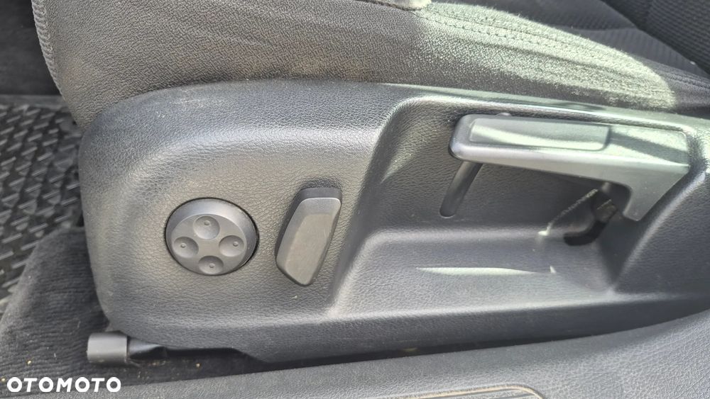 Volkswagen Passat 2.0 TDI Comfortline - 12