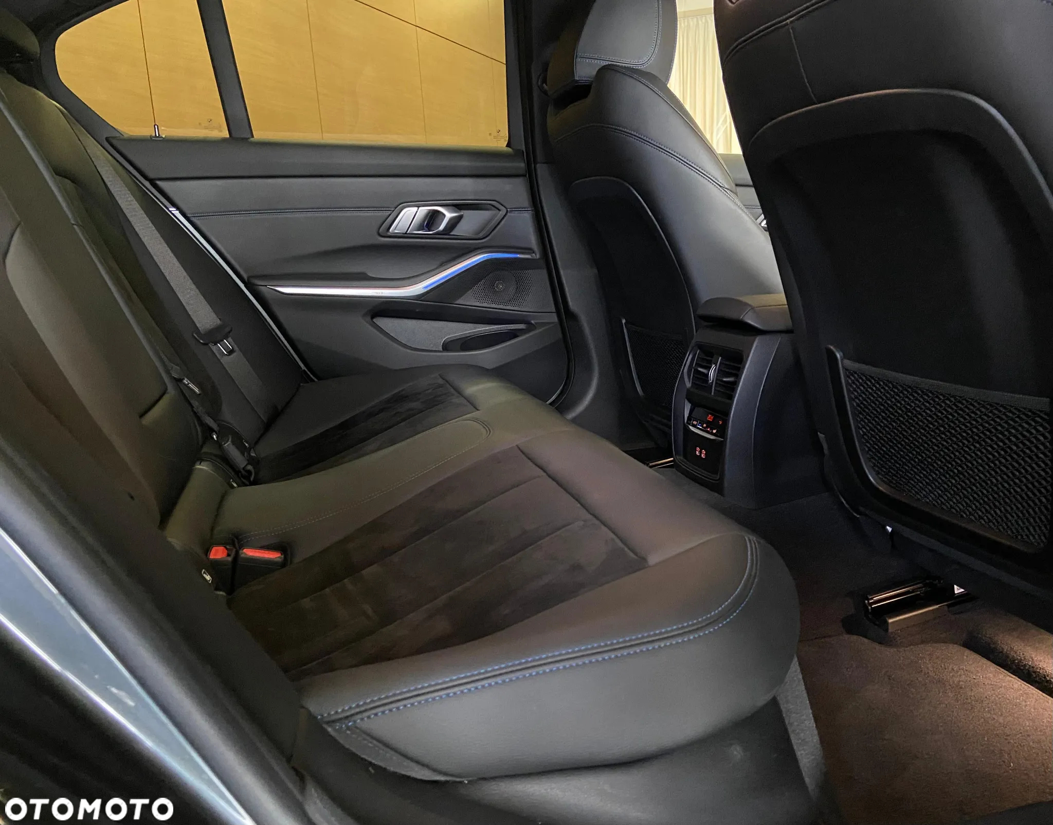 BMW Seria 3 320d M Sport - 13