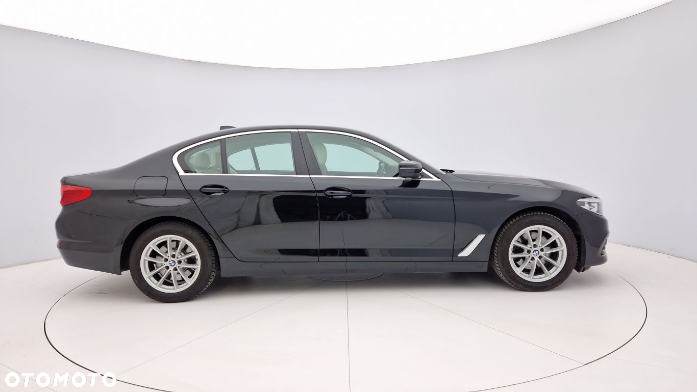 BMW Seria 5 520i Luxury Line - 8