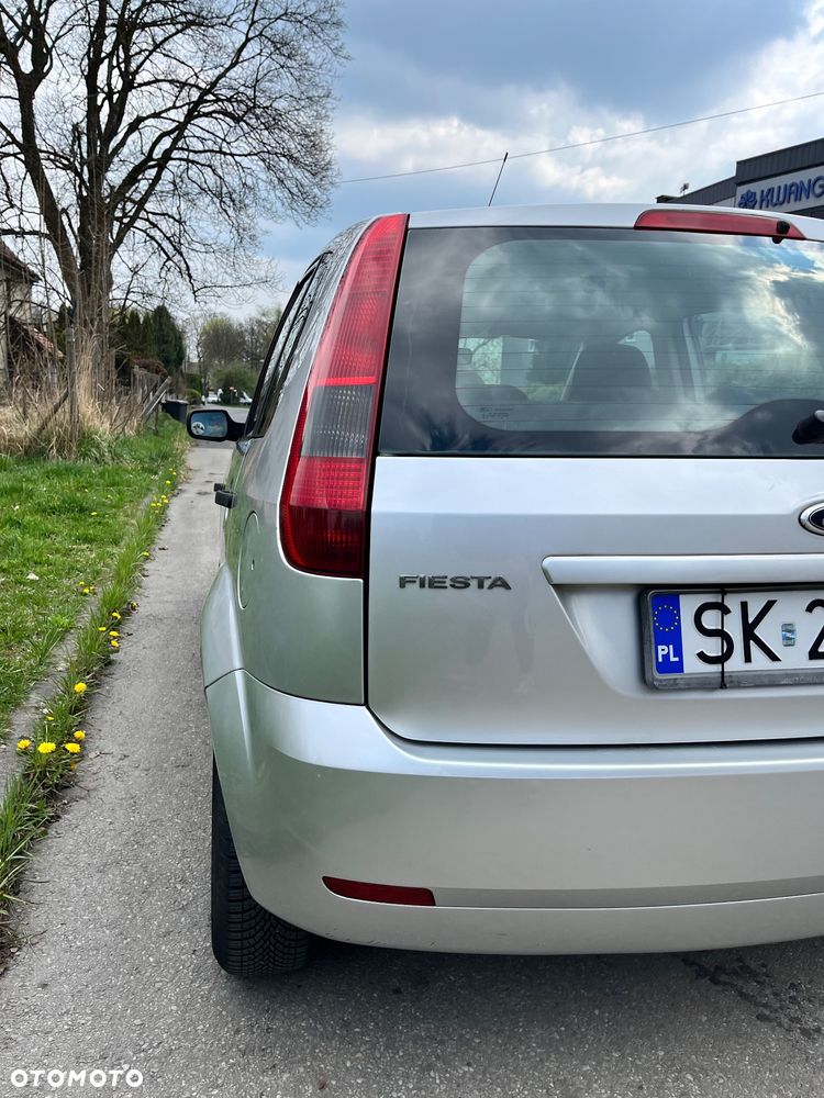 Ford Fiesta 1.4 Ghia - 8