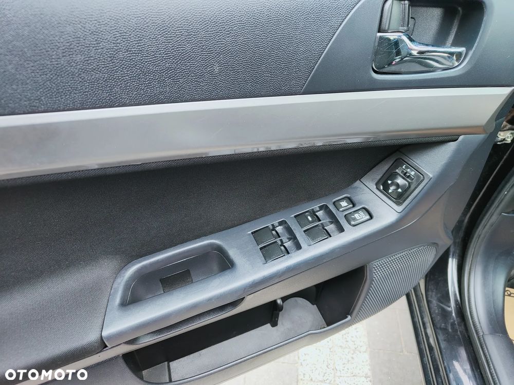 Mitsubishi Lancer 1.8 Intense - 18