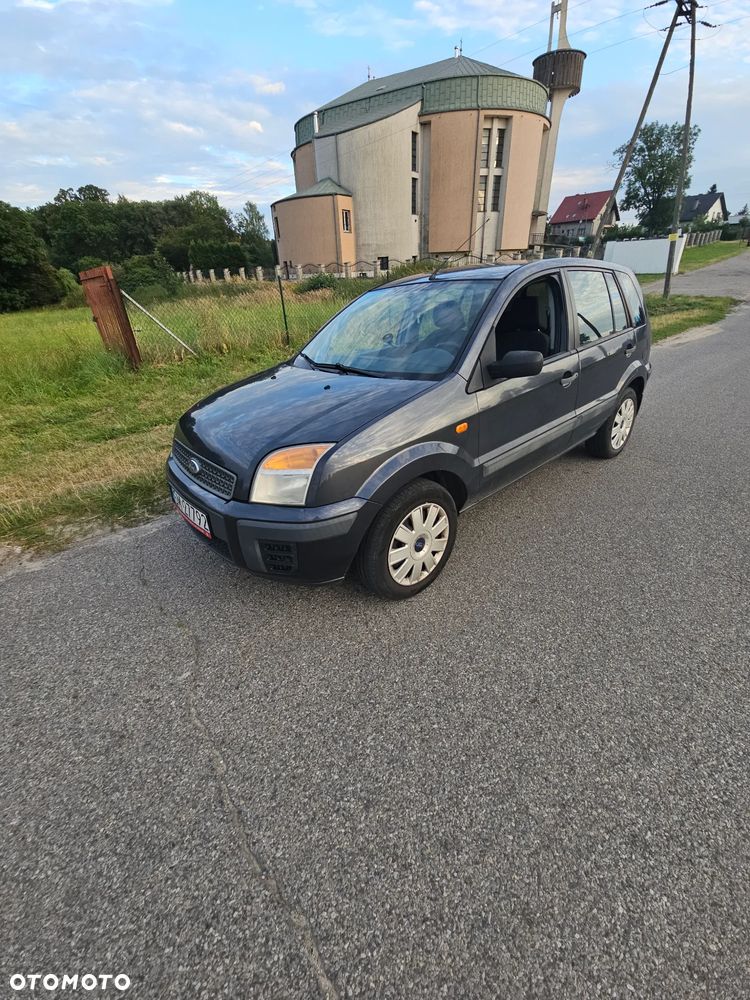 Ford Fusion - 1