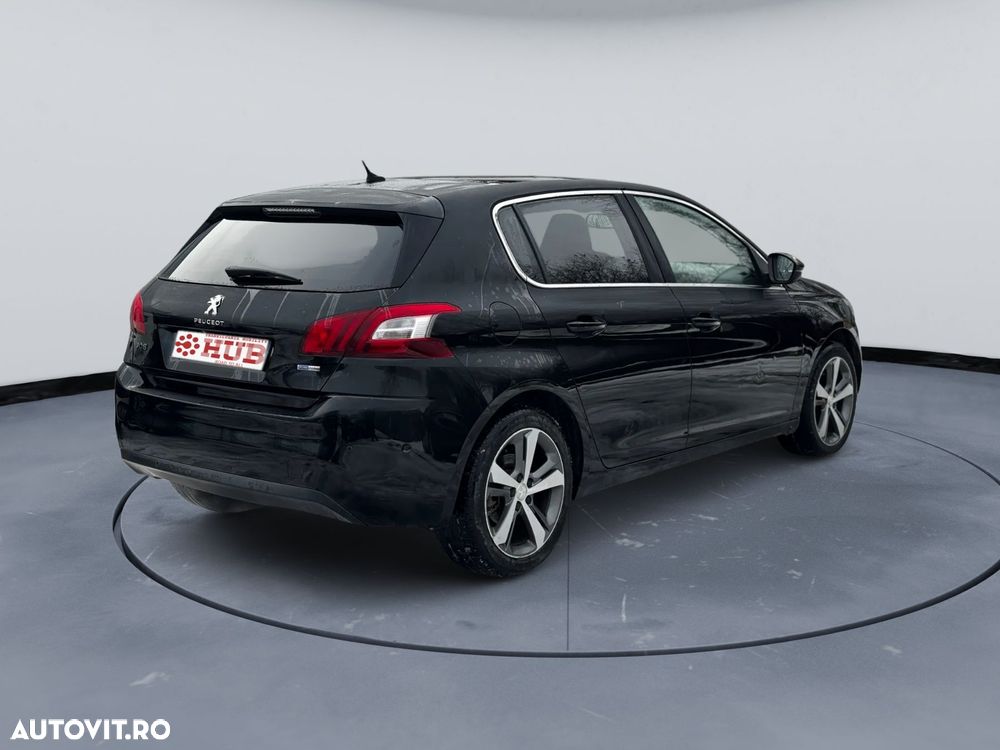 Peugeot 308 1.2 L PureTech Turbo S&S EAT8 Allure - 4