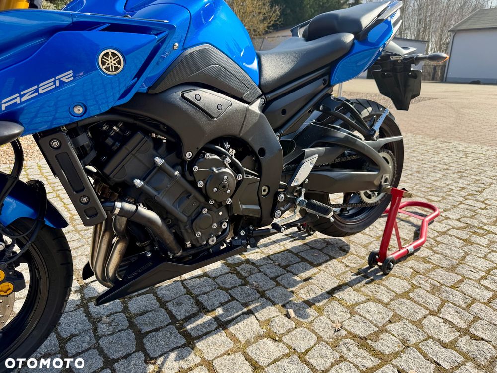 Yamaha FZ8 - 12