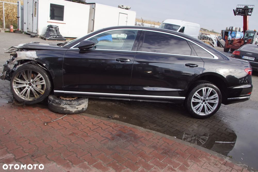 Auto na części 692106889 Audi A8L A8 long 3.0 TDI DMGK hybryda skrzynia udp lakier LY9T drzwi klapa lampa szyba ćwiartka dyfer belka zderzak fotele deska konsola airbag wyświetlacz przełącznik sterownik komputer - 9